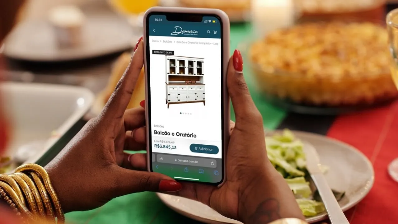 Demace Customizable Furniture